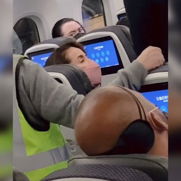 : Surge "Lady Aeroméxico" en vuelo CDMX-Francia