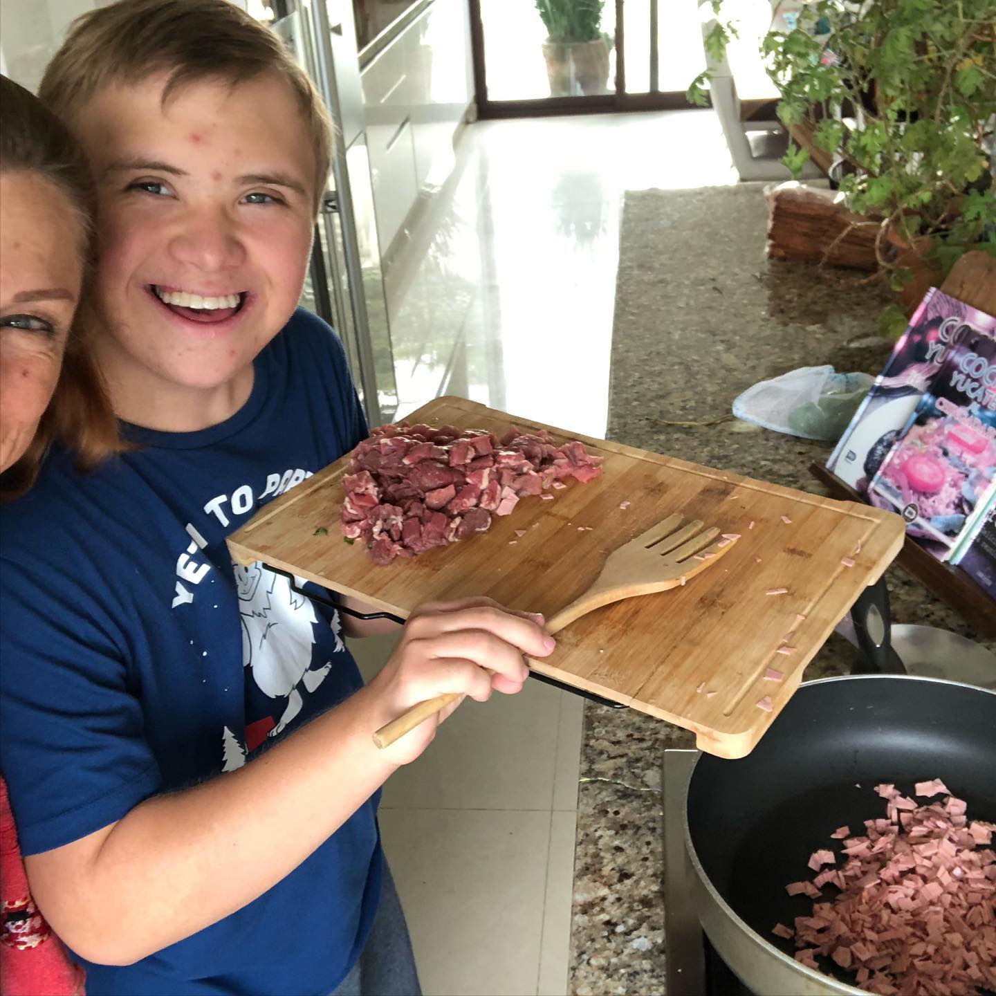 Luciano, hijo de Lety Calderón, se irá de casa