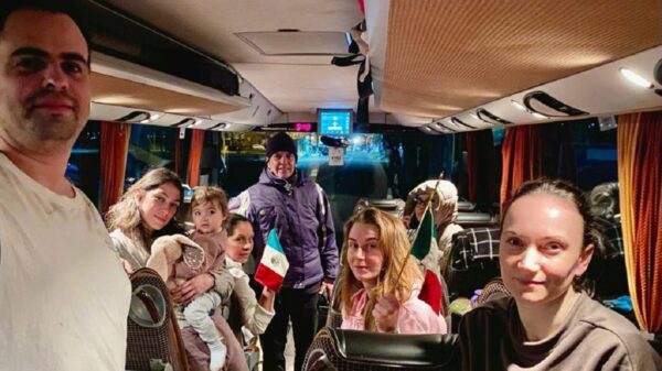 Falta por evacuar de Ucrania a 90 mexicanos: Ebrard