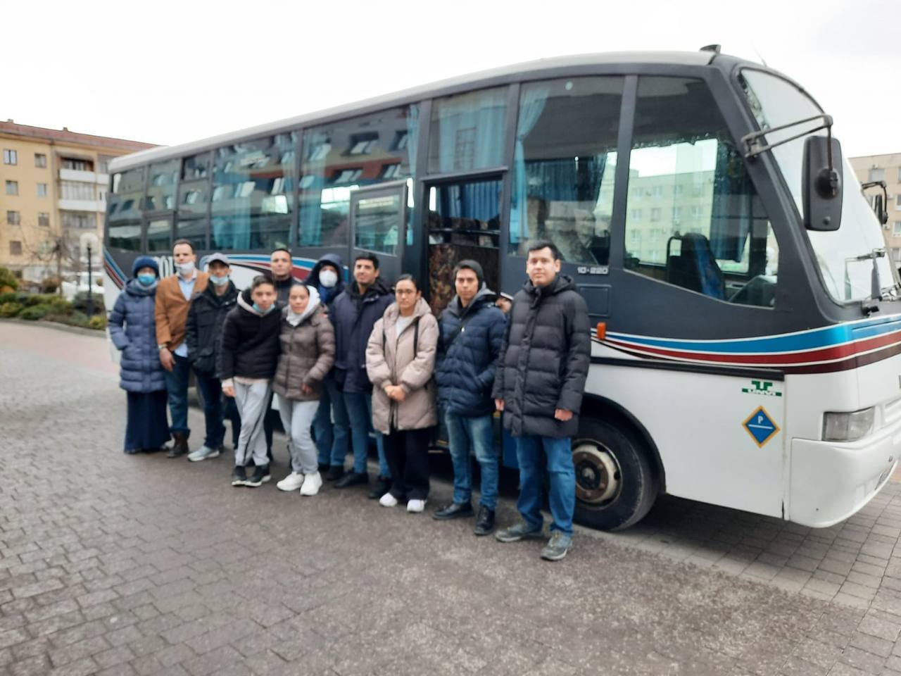 Autobús saliendo de Ivano-Frankivsk rumbo a Rumania con mexicanos apoyados por el protocolo de protección a cargo de nuestras embajadas en Ucrania y Rumania.