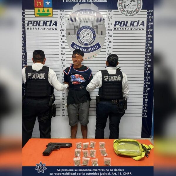 Detienen a presunto narcomenudista "armado" en playa Del Carmen