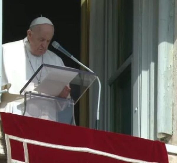 Expresa el Papa su preocupación por Ucrania por conflicto con Rusia.