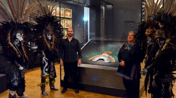 “Prepotencia y arrogancia” de Austria al solicitar el Penacho de Moctezuma