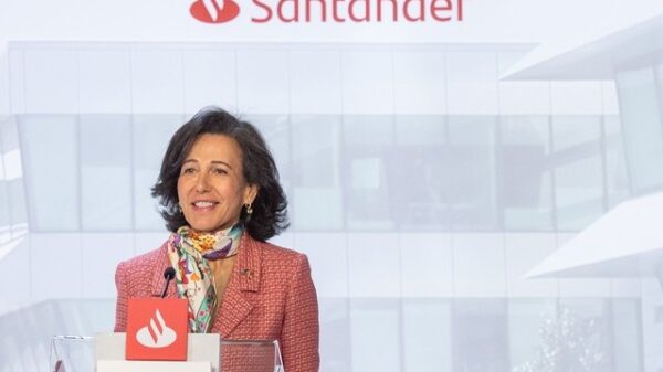 Evalúa Banco Santander la compra de Citibanamex
