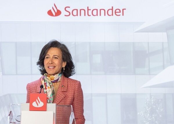 Evalúa Banco Santander la compra de Citibanamex