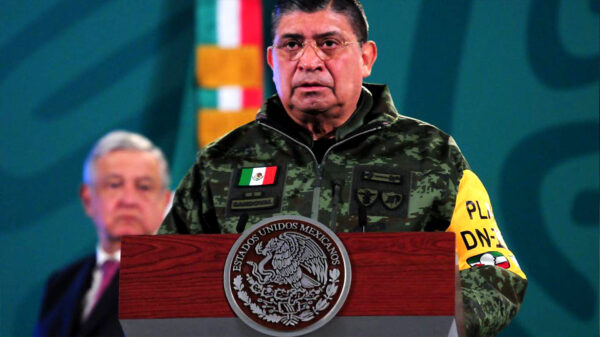 Contrae covid-19 secretario de la defensa de México