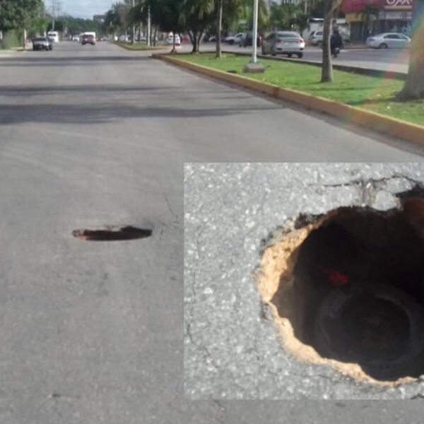 Aparece socavón en avenida de Playa Del Carmen