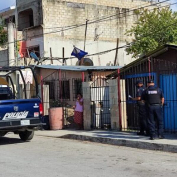 Escapa joven por la puerta falsa en Puerto Aventuras