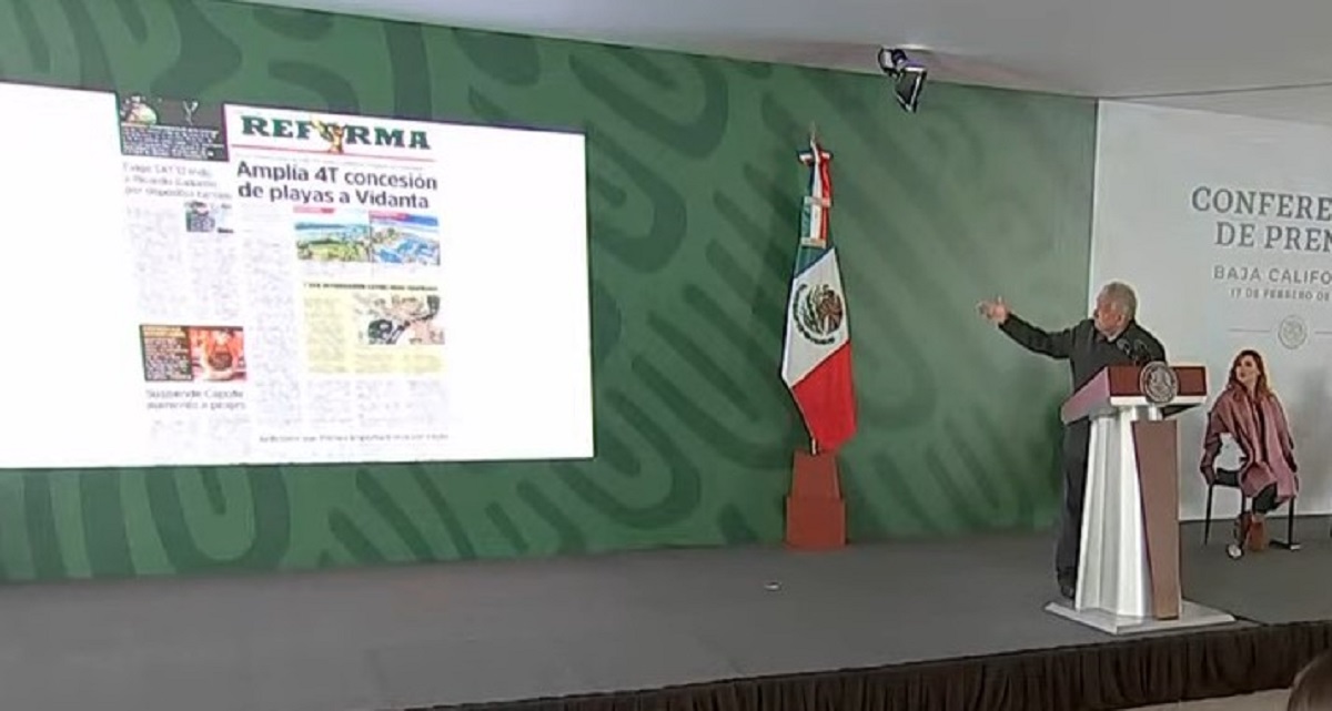 La mañanera del jueves 17 de febrero, donde el Presidente presentó la falsa información publicada por el periódico Reforma a partir de una "investigación" de mexicanos a favor de la corrupción.