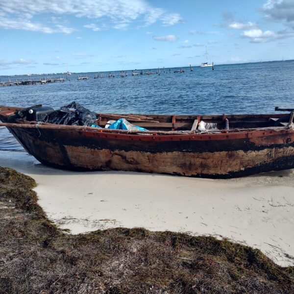 ‘Madrugan’ balseros cubanos a las autoridades en Cancún.