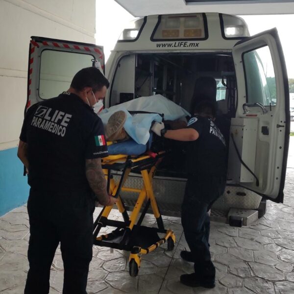 Motociclista resulta lesionado en un choque por el rumbo de Isla Blanca.