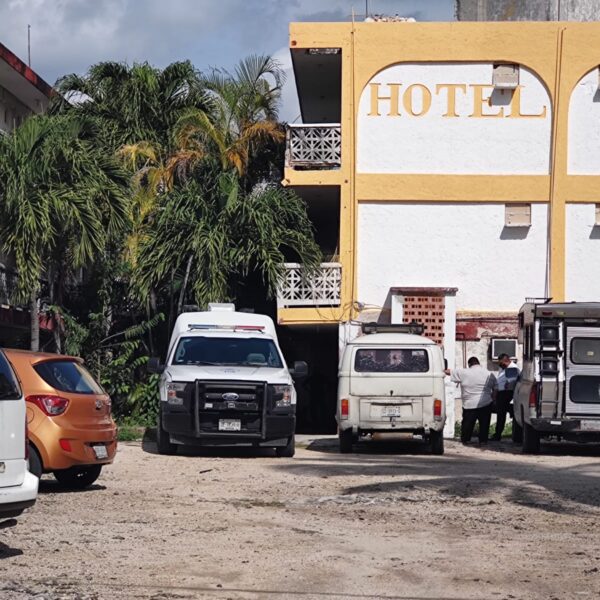 Reportan suicidio en un hotel de la Sm 64 de Cancún.