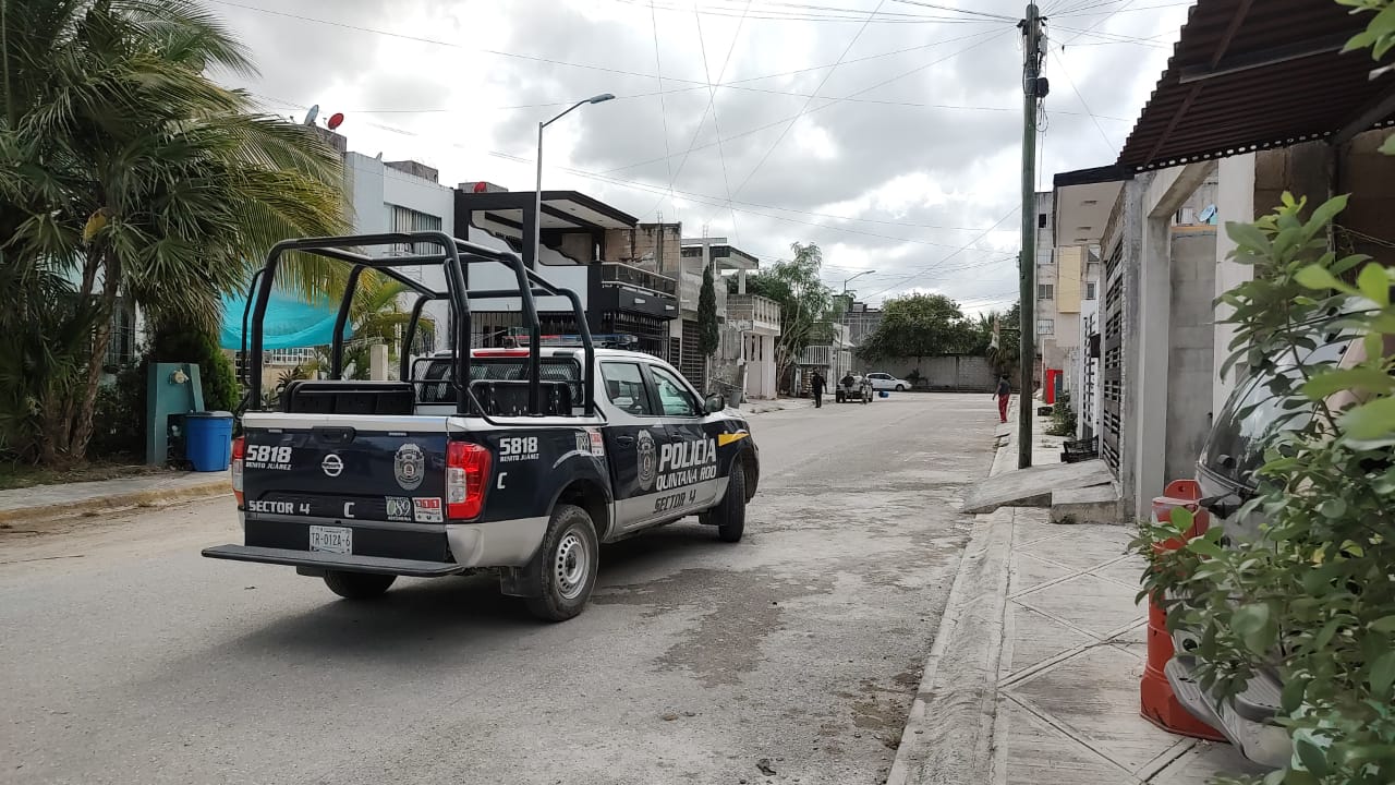 Niña muere asfixiada en la ventana en una vivienda de la Supermanzana 216 de Cancún (VIDEO); al parecer intentaba salir por ahí.
