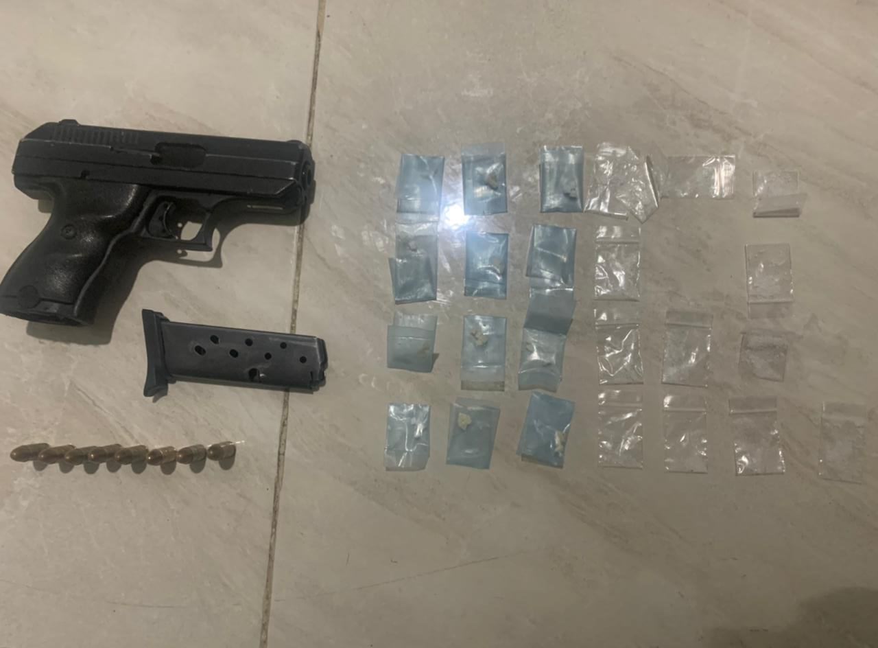 Cae en Tulum miembro de una célula del Cártel de Sinaloa; Michel Antonio S.S. portaba una pistola calibre .99 mm y varias dosis de drogas.