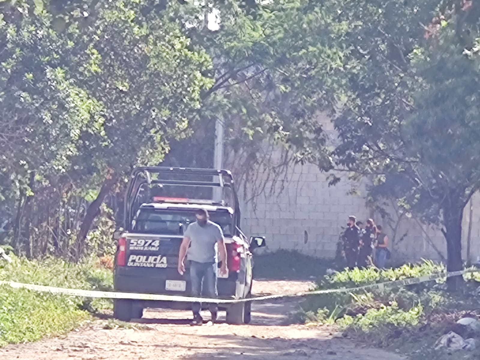 Hallan cuerpo descuartizado en la colonia El Betel en Cancún; los restos humanos fueron abandonados en bolsas.