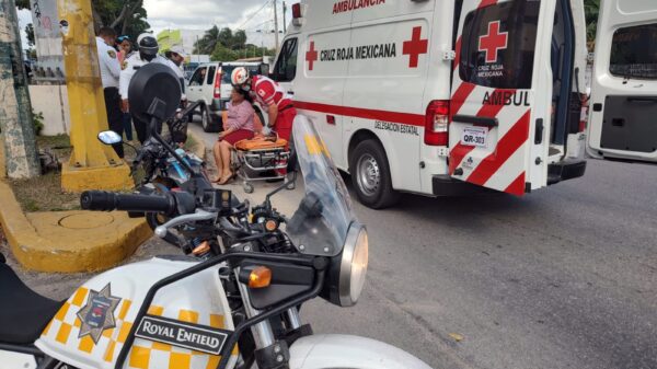 Familia resulta lesionada en choque en la Nichupté y Chac Mool (VIDEO).