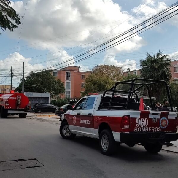 Flamazo por acumulación de gas en el Edificio California en la Supermanzana 46 (VIDEO).
