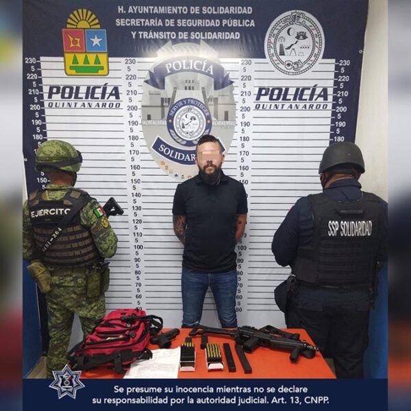 Detienen a sujeto fuertemente armado en Playa Del Carmen