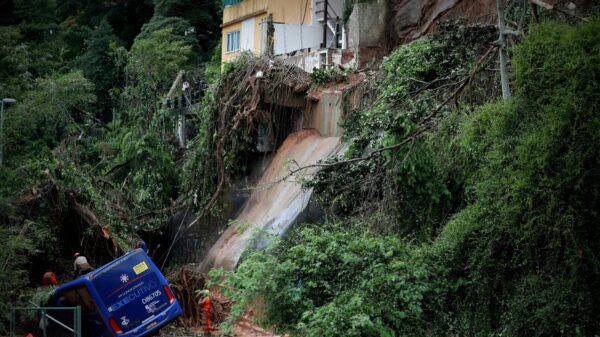Aumenta el número de muertos por fuertes lluvias en Río de Janeiro, Brasil.