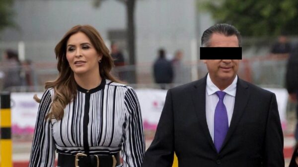 Obtiene la esposa de ‘El Bronco' amparo contra detención.