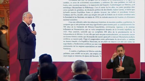 “Penacho de Moctezuma, patrimonio que debe retornar al país”: AMLO