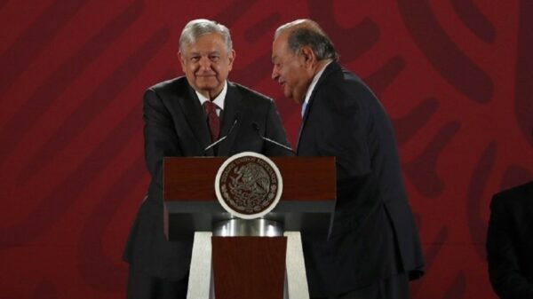 Agradece AMLO a Slim comentarios sobre ataques de IP contra gobierno