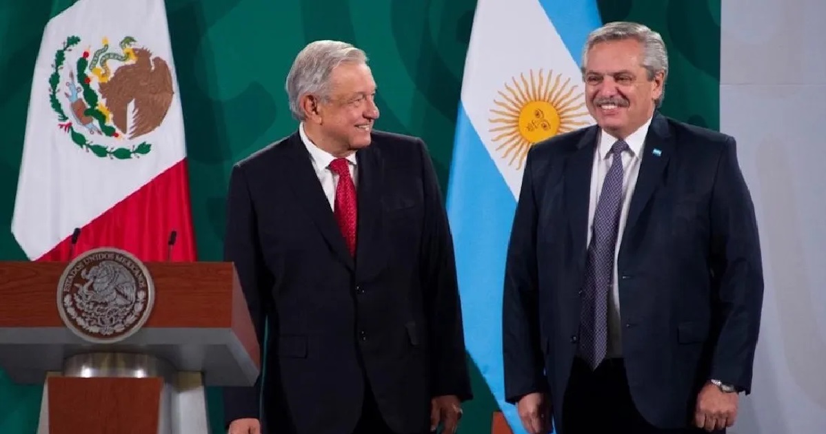 López Obrador junto a Alberto Fernández, presidente de Argentina, durante su visita a México y a la mañanera.