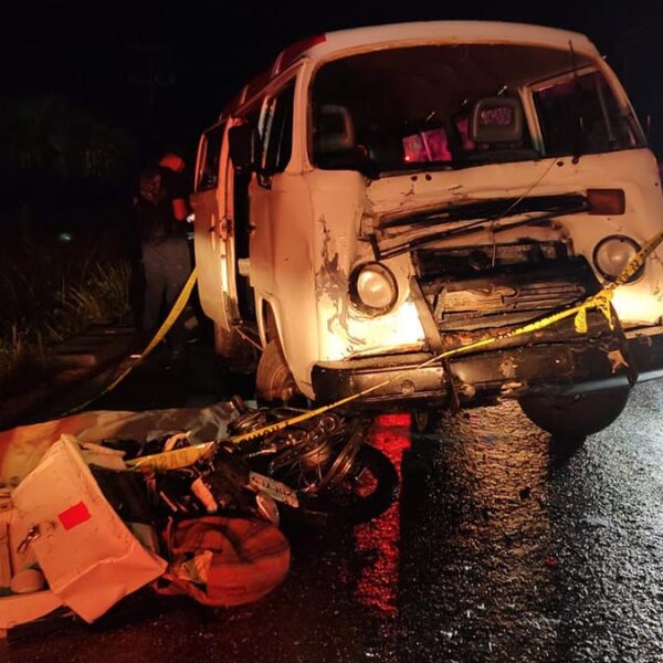 Trágico accidente en vía Cancún-Leona deja un muerto y 2 heridos