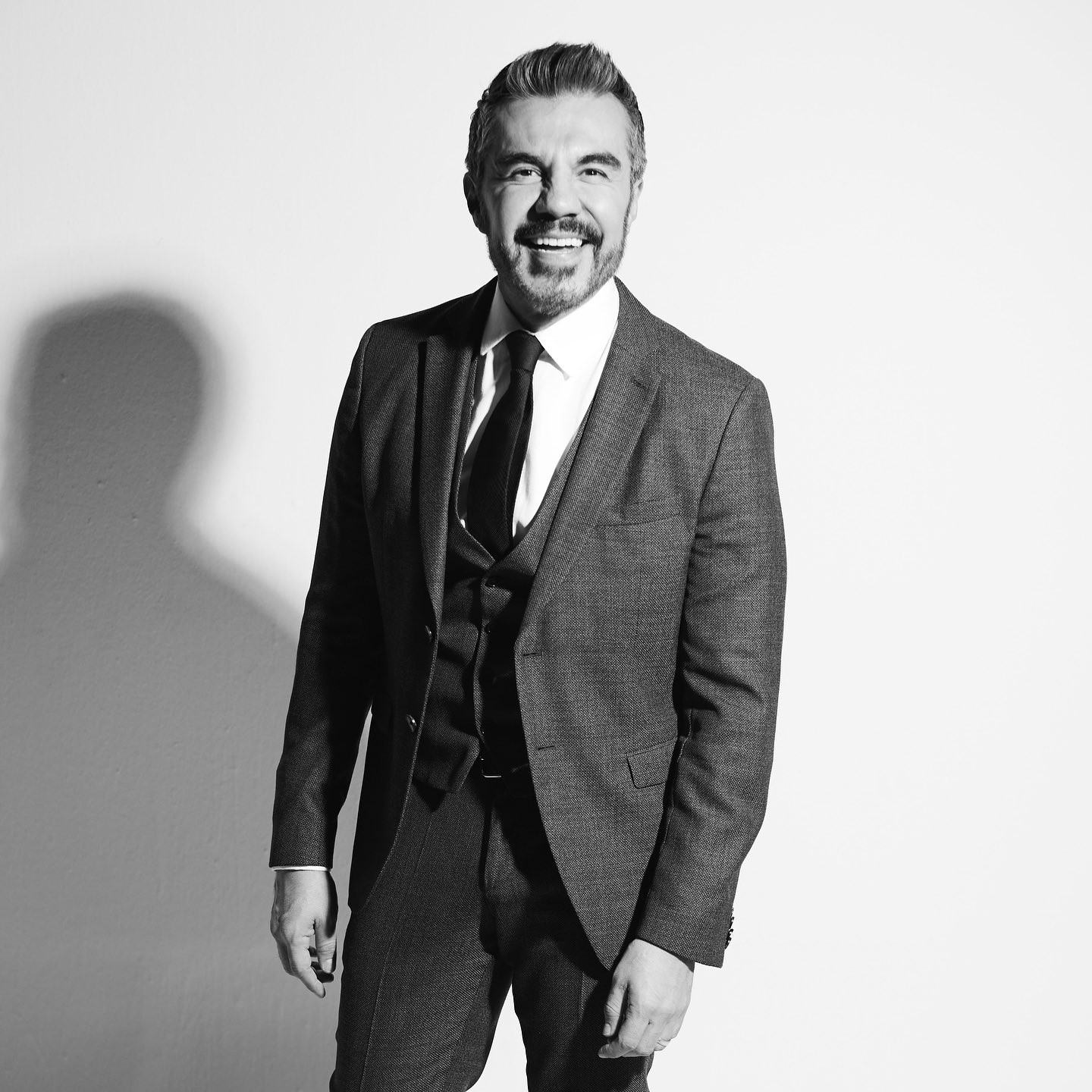 Adrián Uribe le dice adiós a Televisa