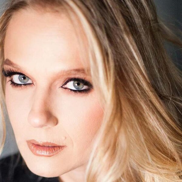 Ana Layevska pide paz por Ucrania, su país natal