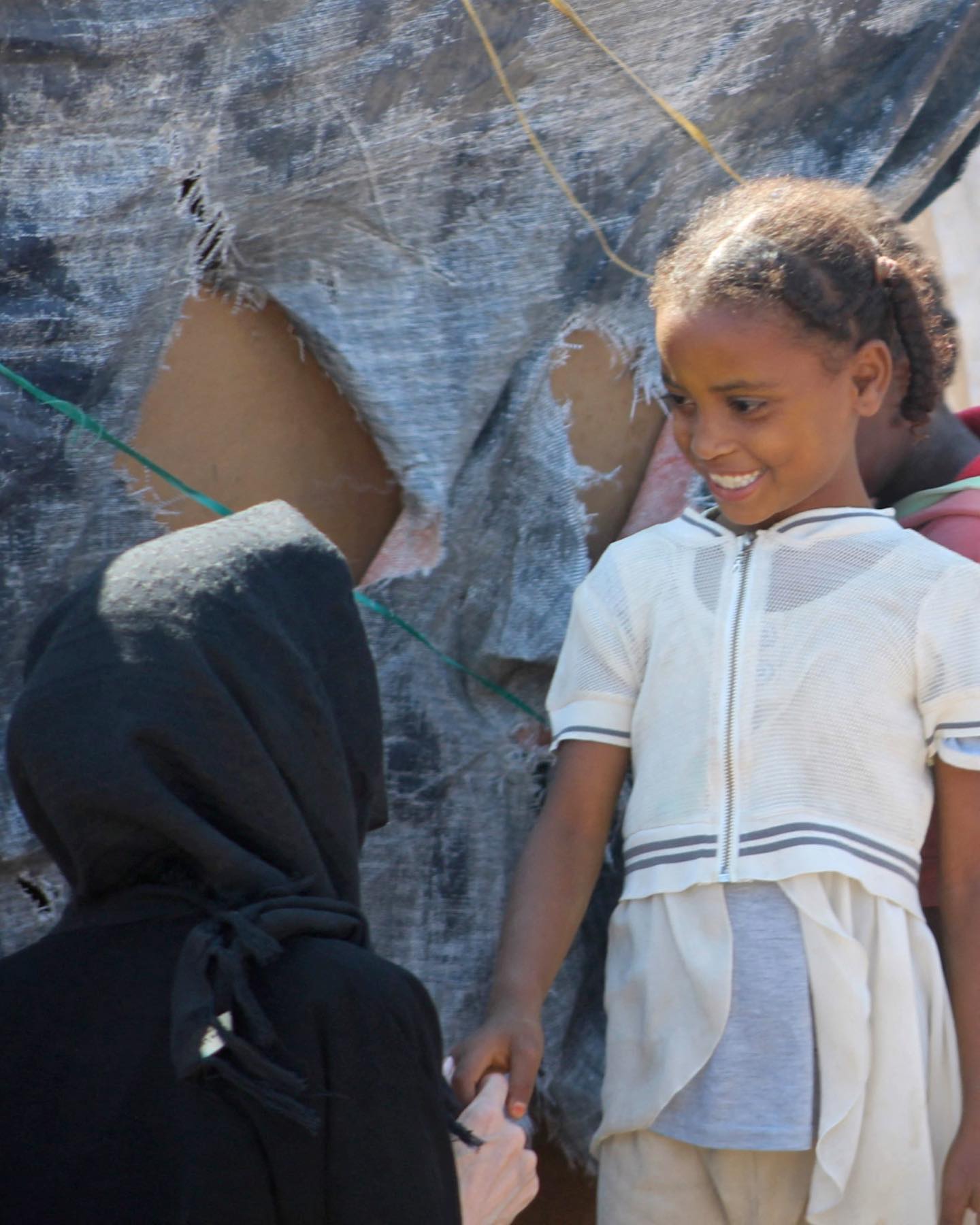 Angelina Jolie visita Yemen y pide ver más allá del conflicto en Ucrania