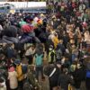 Estalla crisis humanitaria en Varsovia por refugiados de Ucrania
