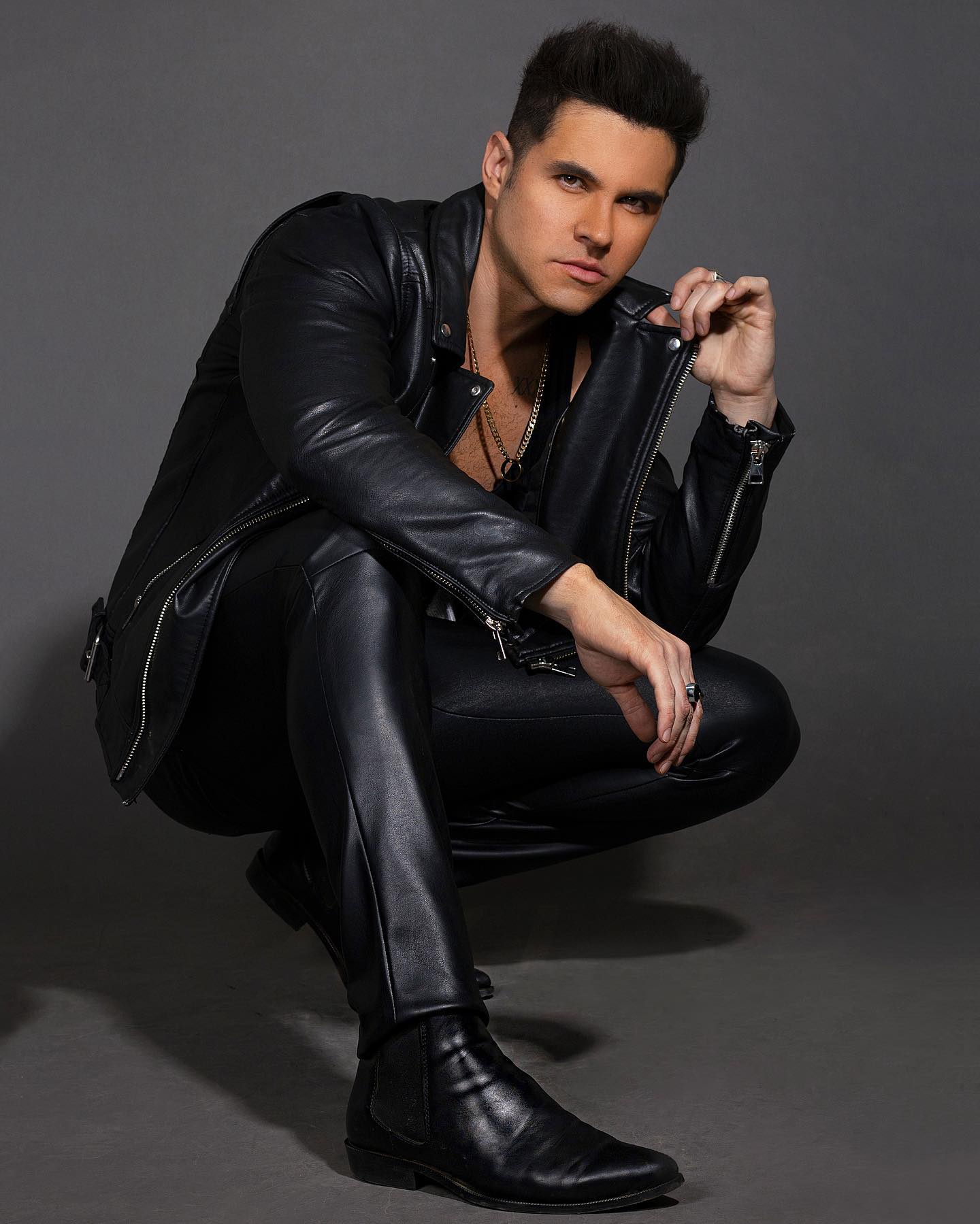 Critican a Eleazar Gómez por sumarse al movimiento 8M