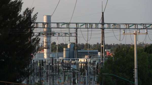 Votarán diputados reforma eléctrica durante Semana Santa