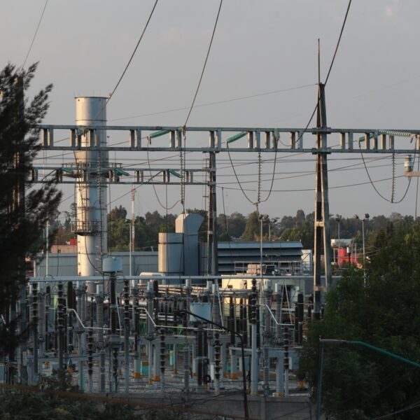 Votarán diputados reforma eléctrica durante Semana Santa