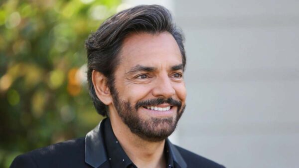 ¿Eugenio Derbez producirá la bioserie de "Chespirito"?