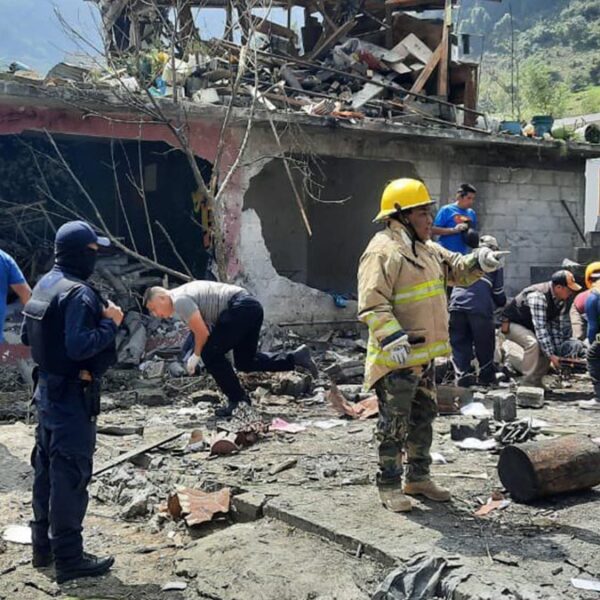 Mueren seis personas por explosión de pirotecnia en Veracruz