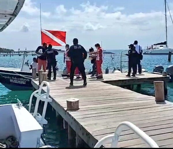 Mueren propelados dos turistas en Isla Mujeres.