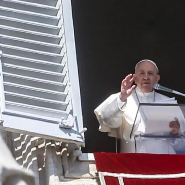 En nombre de Dios detengan esta masacre: Papa Francisco.