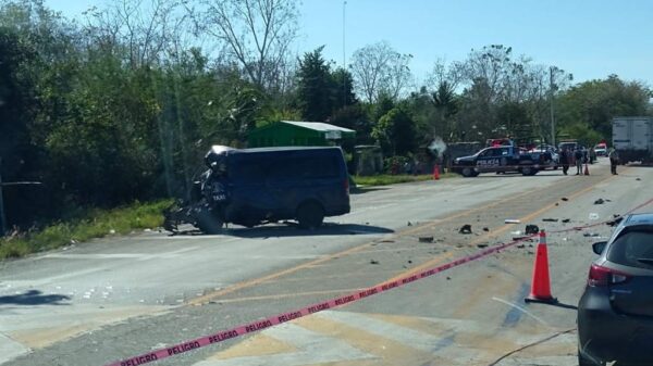 Aparatoso choque deja un muerto en José maría Morelos.