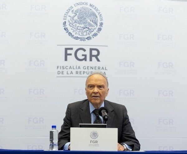 indagan presunto “hackeo” al celular de Gertz Manero