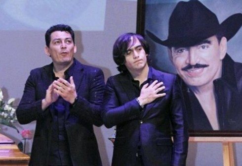 Julián Figueroa confirma que heredó la casa Salma Hayek de Joan Sebastian