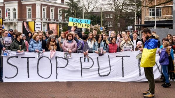 Exige Tribunal de La Haya a Rusia, alto al fuego en Ucrania