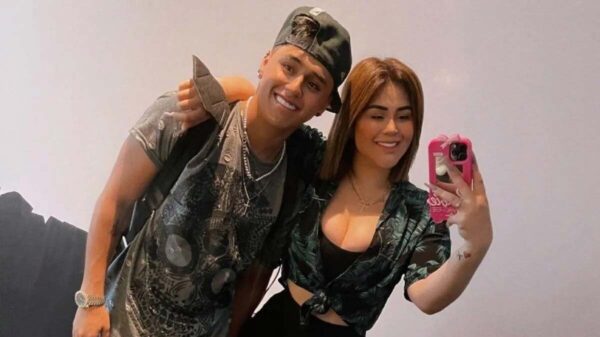 Lapizito le lleva mariachis de "disculpa" a su hermana Gomita