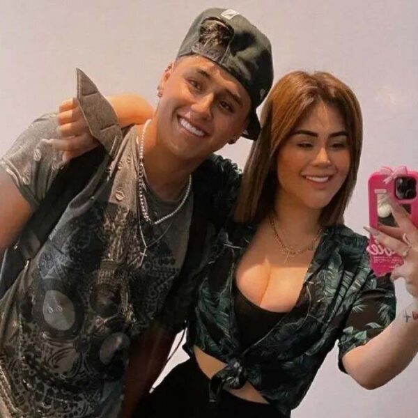 Lapizito le lleva mariachis de "disculpa" a su hermana Gomita