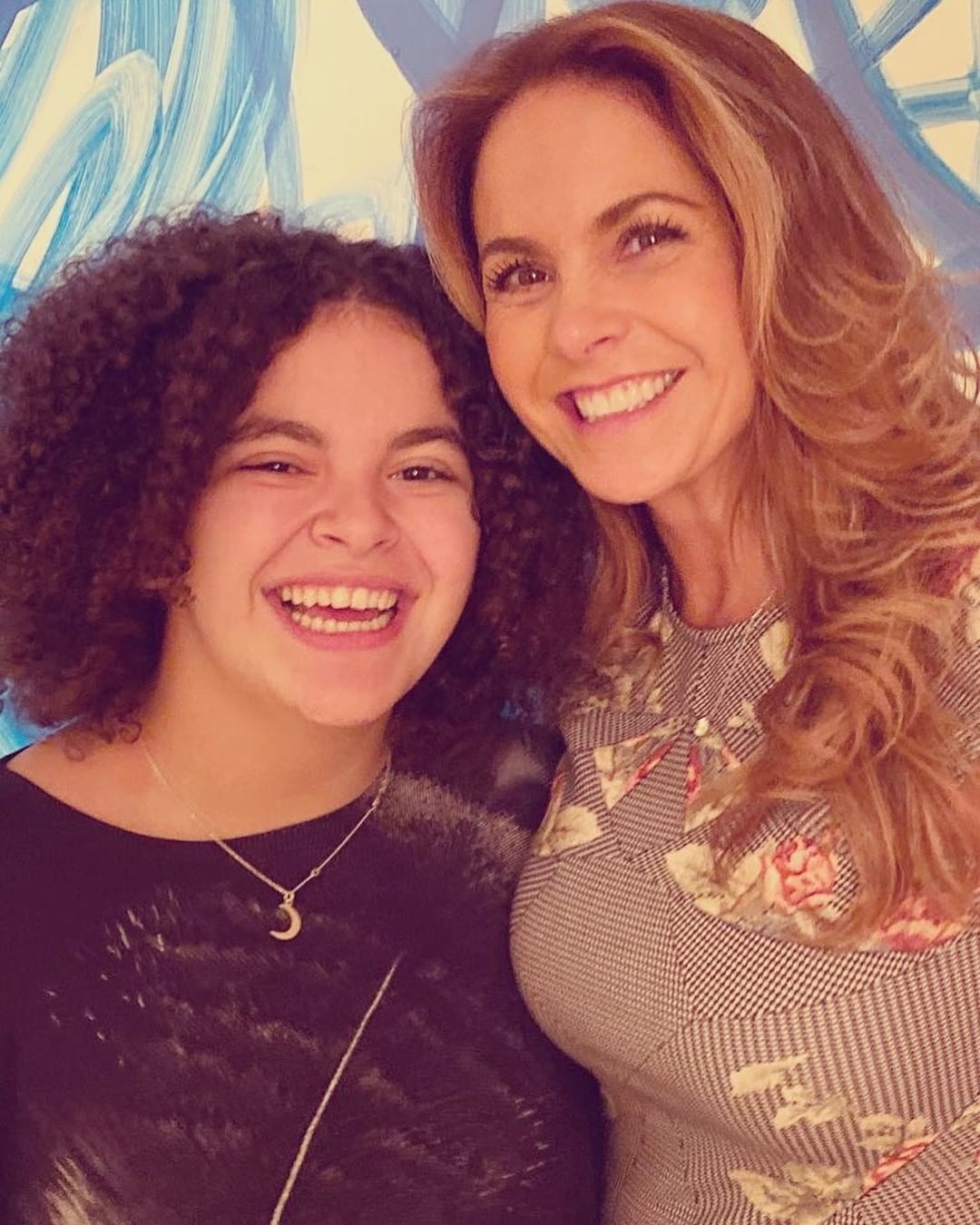 Lucero revela estar agradecida con su madre por no dejarla sola al inicio de su carrera