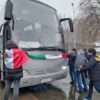 Logran 18 mexicanos salir de Kiev en autobús; se dirigen hacia Rumania