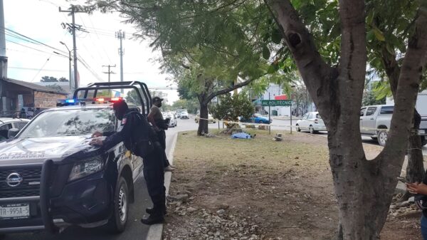 Fallece una persona por infarto en camellón de la Av. Nichupté