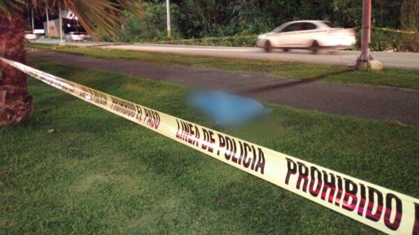 Encuentran cadáver tirado en vía pública de Cancún