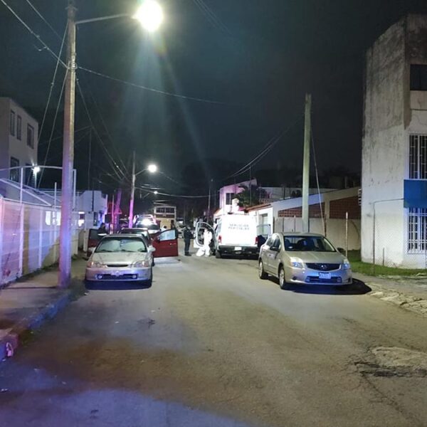 Mujer en Cancún muere dentro de su auto en la SM 27